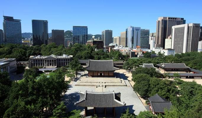 Seoul by Foot: Walking Tour in Deoksugung Palace & Jeongdong - Outdoor Library of Modern Korean History - main view