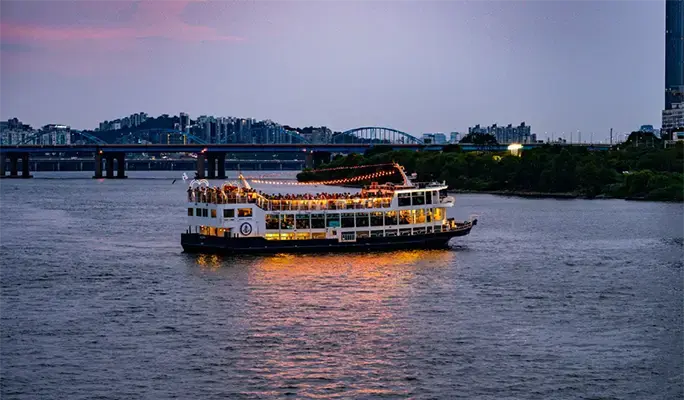 Yeouido E-land Ferry Cruise Hangang River Picnic/ Frangerie Dinner Package - main view