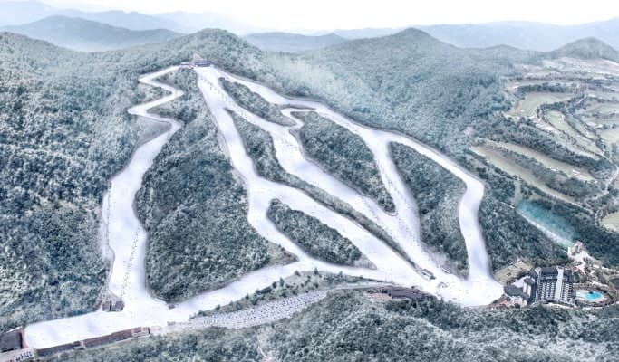 Elysian Gangchon Ski Resort & Eobi Ice Valley: 1 Day Ski/Snowboard/Sled Tour - from Seoul - main view