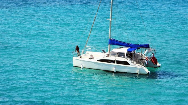 Chagwido Glass Yacht in Jeju Island - main view