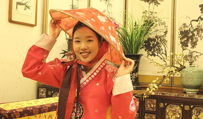 Traditional Korean Hanbok Experience at Goguan Studio - main view