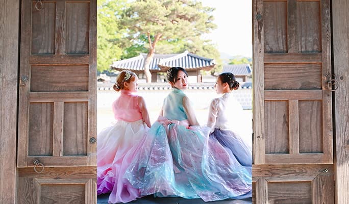 Hanbok Rental in Jeonju Hanok Village - main view