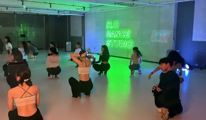 [BOF 2025 SPECIAL] K-pop 1-Day Group Dance Class in Busan (H.O Dance near Choryang Station) - main view