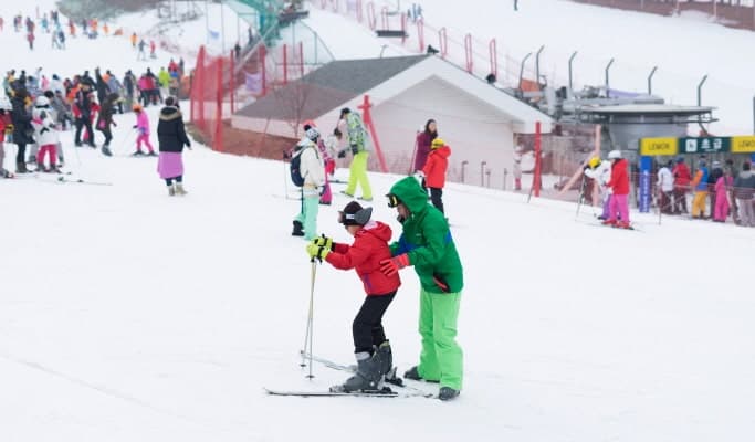 Jisan Ski Resort: 1 Day Ski/Snowboard Tour - from Seoul - main view