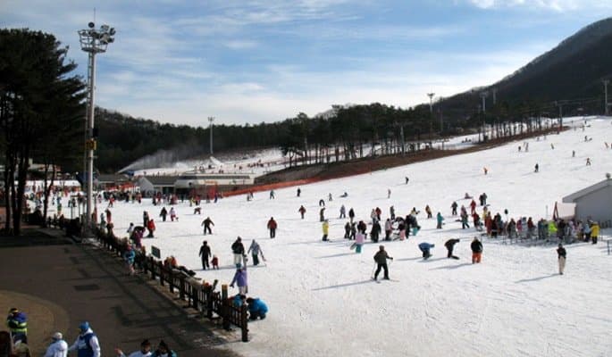 Jisan Ski Resort + Icheon Termeden Spa 1 Day Tour - main view