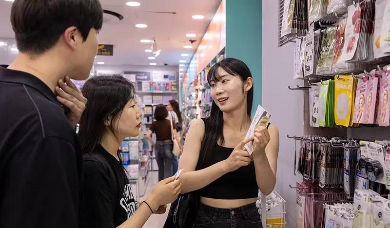 Tur Belanja K-Beauty dengan Spesialis Kosmetik di Myeongdong (Gabung/ Privat) - main view