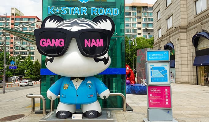 K-Pop Entertainment Company Virtual Tour (Live Commentary) - main view