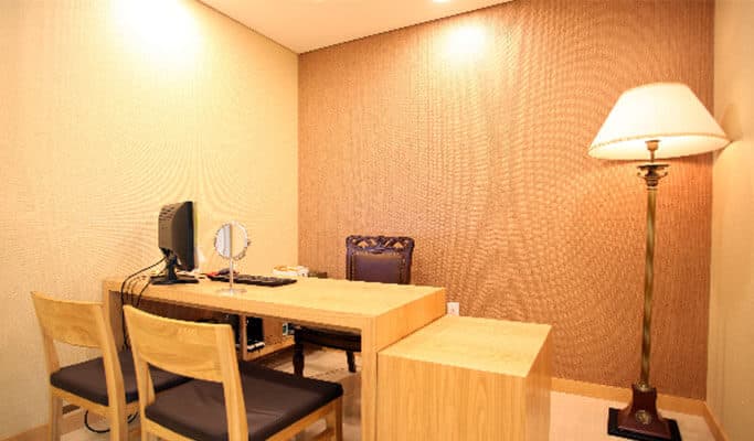 K-Beauty: Korean Dermatology V-Line Treatment - main view