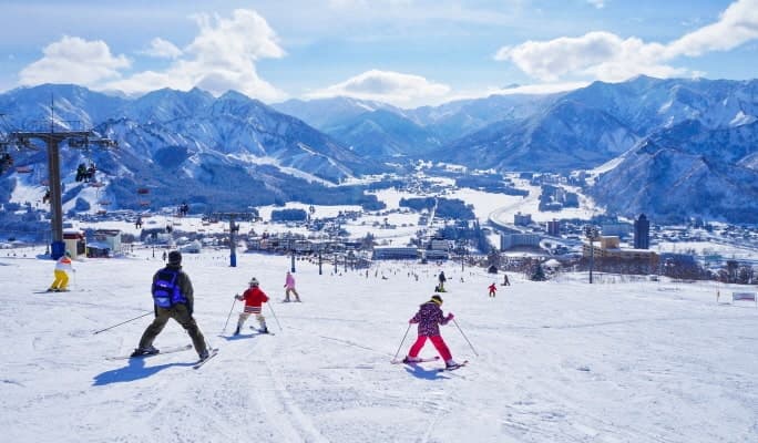 Iwappara Ski Resort: 1-Day Lift Pass + Equipment/Clothes Rental Package - main view