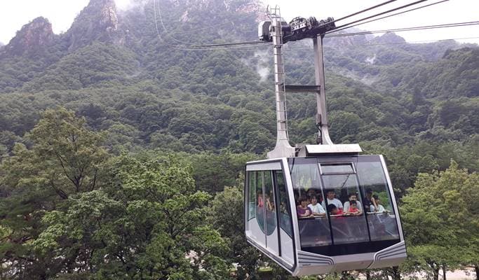 Seoraksan National Park + Sinheungsa Temple + Sokcho Beach 1 Day Tour - from Seoul - main view