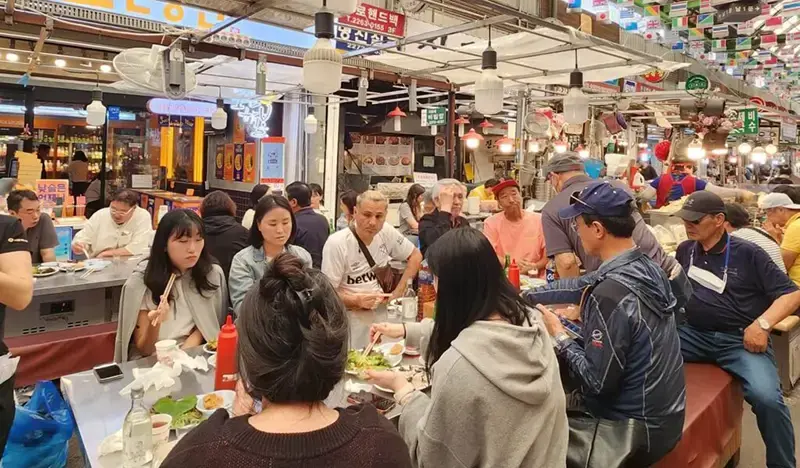 Seoul Night Food Tour: Gwangjang Market + Korean BBQ + Tea House - main view