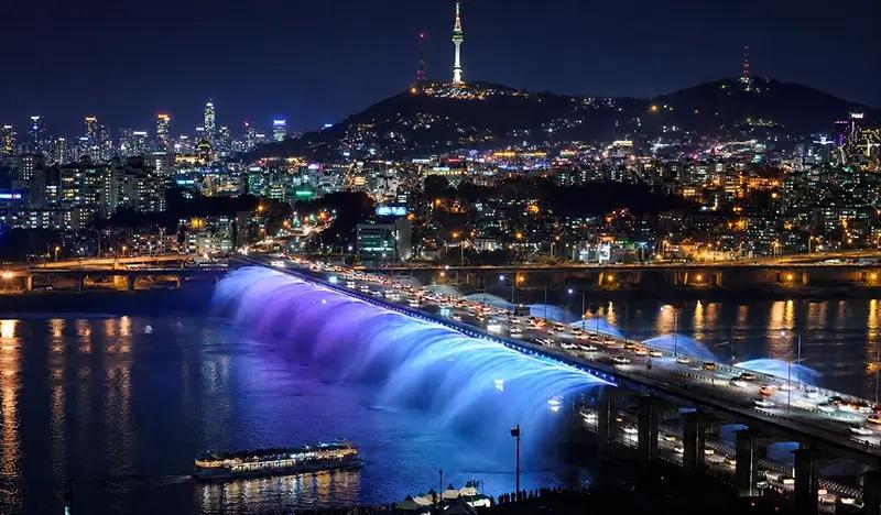 Seoul Night Group Tour: Gwangjang Market + Hangang River Bus + 63 Building - main view