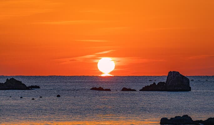 New Year Sunrise Tour: Naksan Beach + Seoraksan + Petite France + Nami Island + Garden of Morning Calm 1 Day Tour (Jan 1) - main view