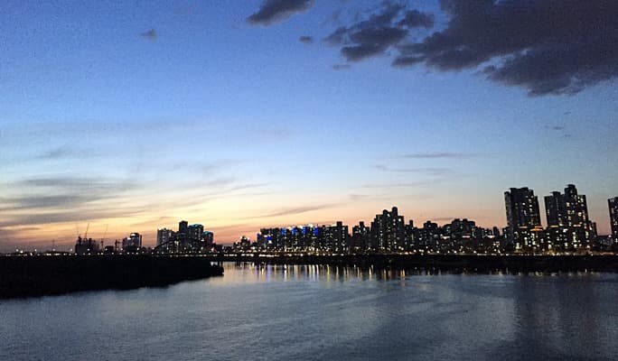 Seoul by Bike: Han River Small Group Night Bike Tour - main view