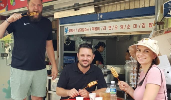 Seoul Walking Tour: Insadong & Gwangjang Market Netflix Food Tour - main view