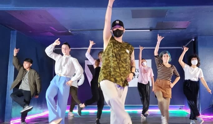 K-pop Dance Lesson in Gangnam, Seoul (+ Free video shooting & editing) - main view