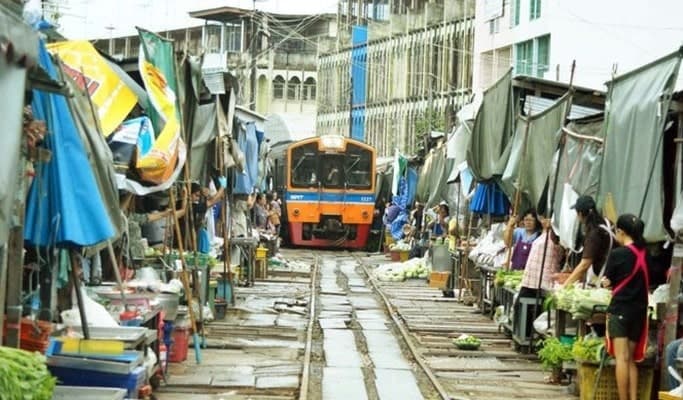 Amphawa Floating Market 1 Day Private Tour from Hua Hin - main view