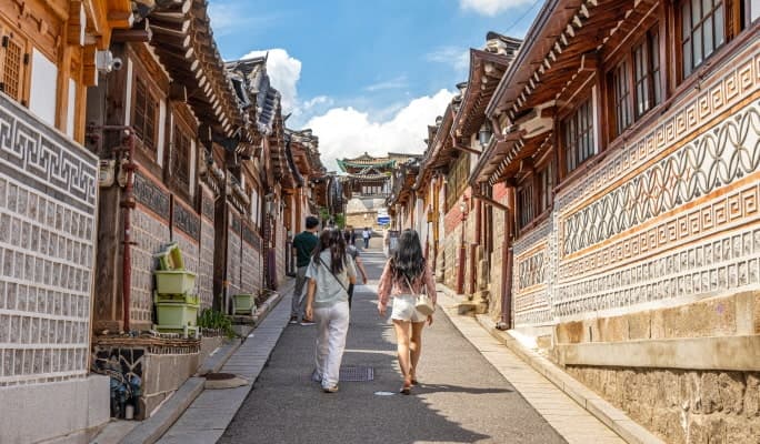 Bukchon Hanok Village Walking Tour - main view