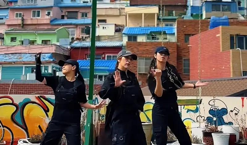 K-Pop Dance Class at Gamcheon Culture Village, Busan - main view