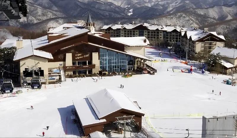 Reservasi Kamar High1 Ski Resort (Musim Ski Musim Dingin) - main view