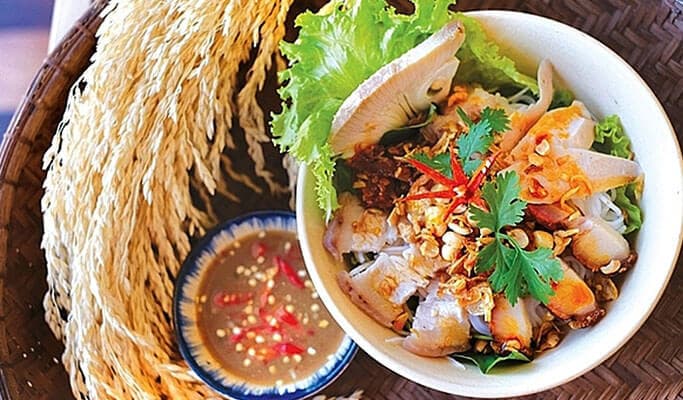 Adventurous Street Food Private Walking Tour in Hoi An - main view