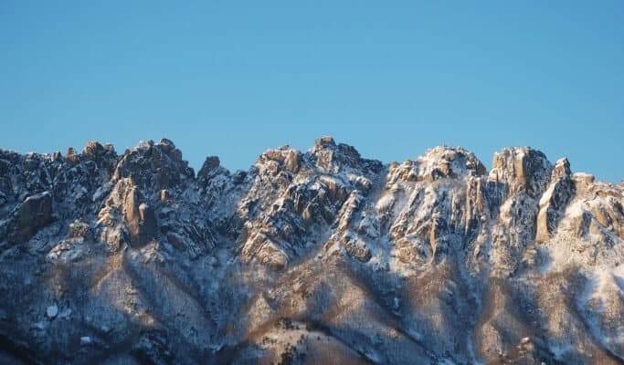 Seoraksan National Park & Nami Island 1 Day Tour - main view
