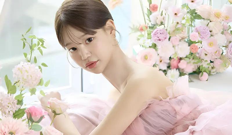 Private DIY Wedding Photoshoot Package in Apgujeong (+ Makeup & Hair Styling, Hanbok Rental option) - main view