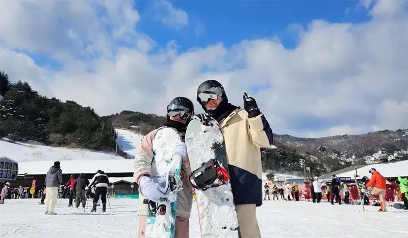 Vivaldi Park Ski Resort Private Tour from Seoul/ICN (with Ski/Snowboard Lesson) - main view